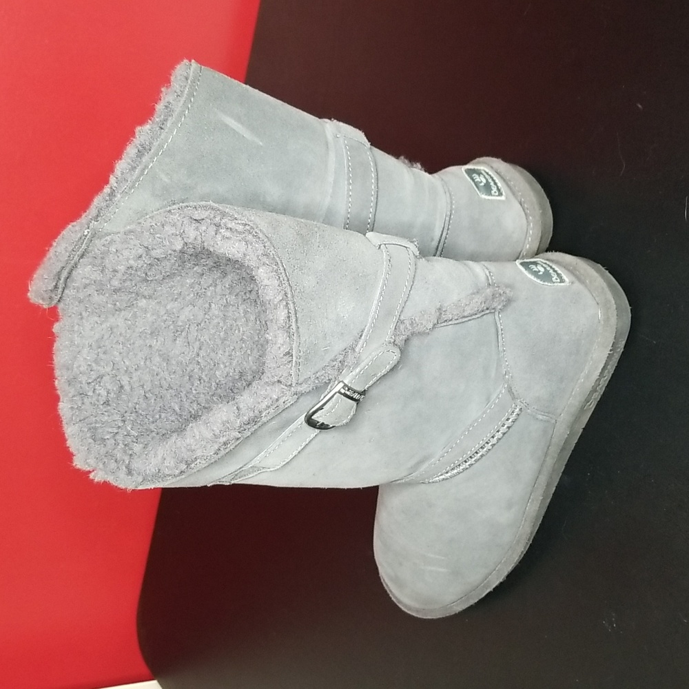 Bearpaw gray cold weather boot size 11